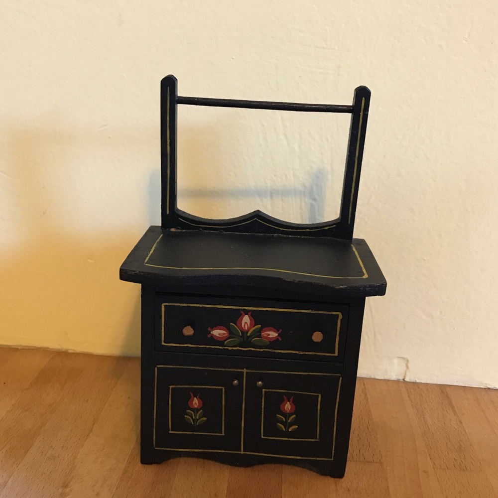 Vintage Pennsylvania Dutch Dollhouse Dresser